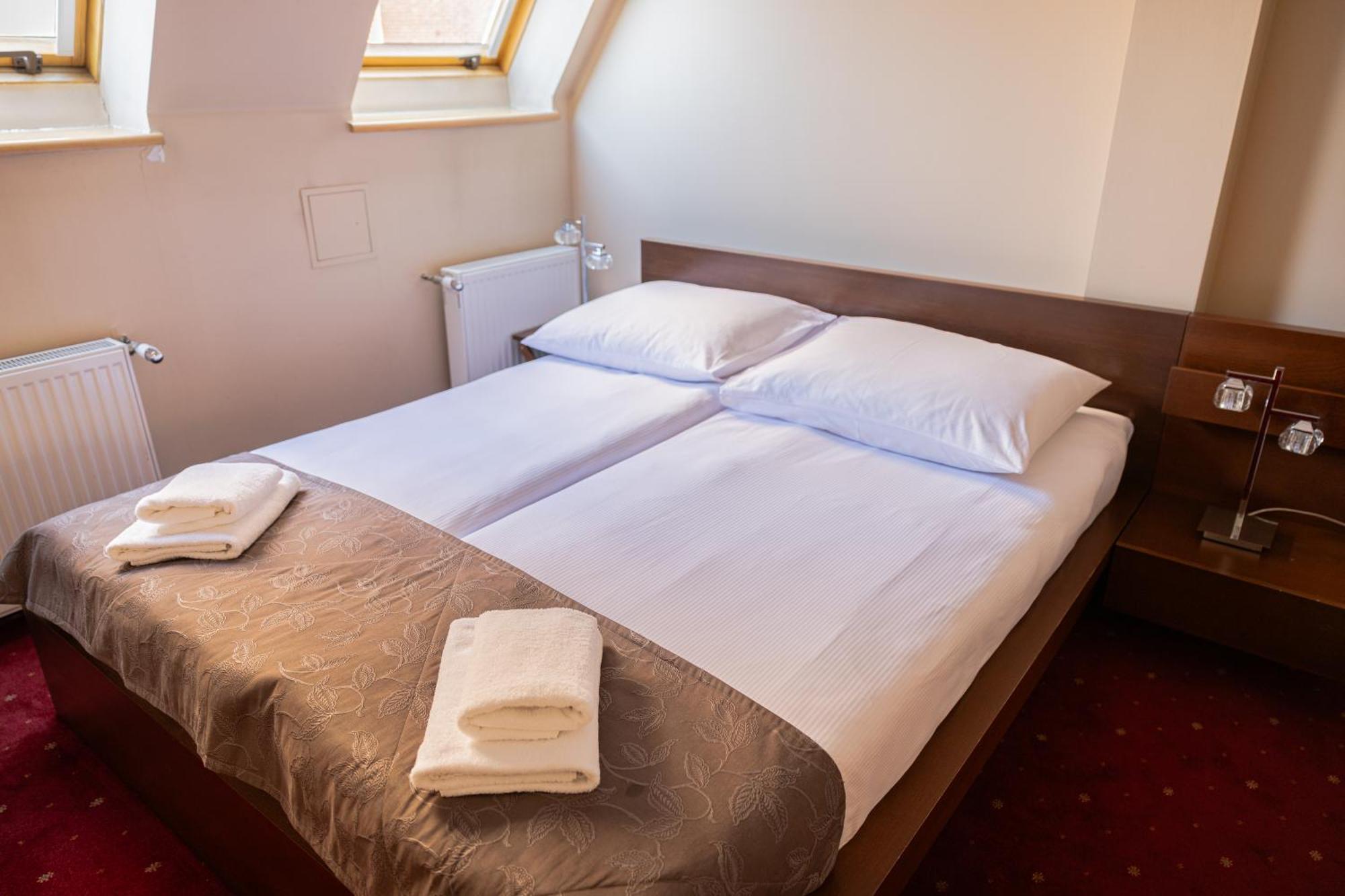 2 Bedrooms Apartment 1 Queen bed 2 Sofa Beds,1765811029:JPEG