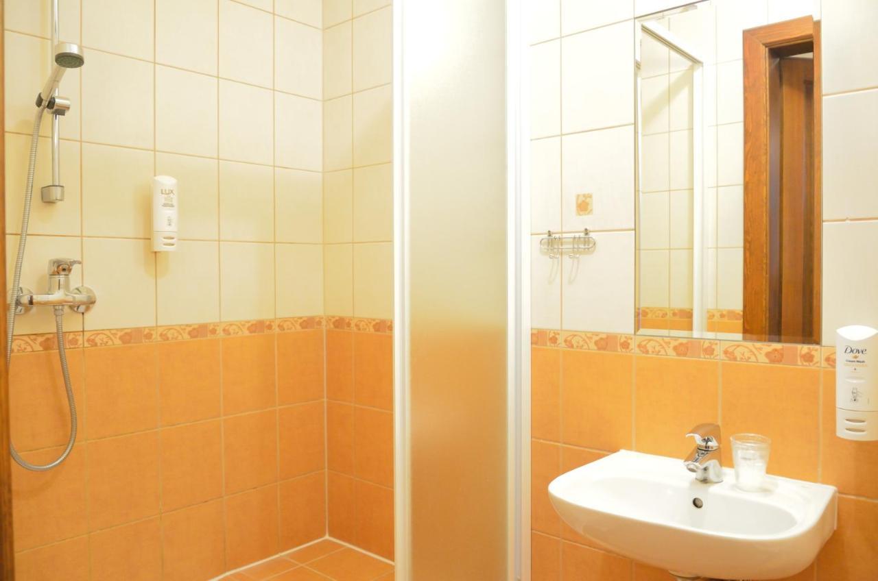 Zweibettzimmer mit Blick auf den Fluss